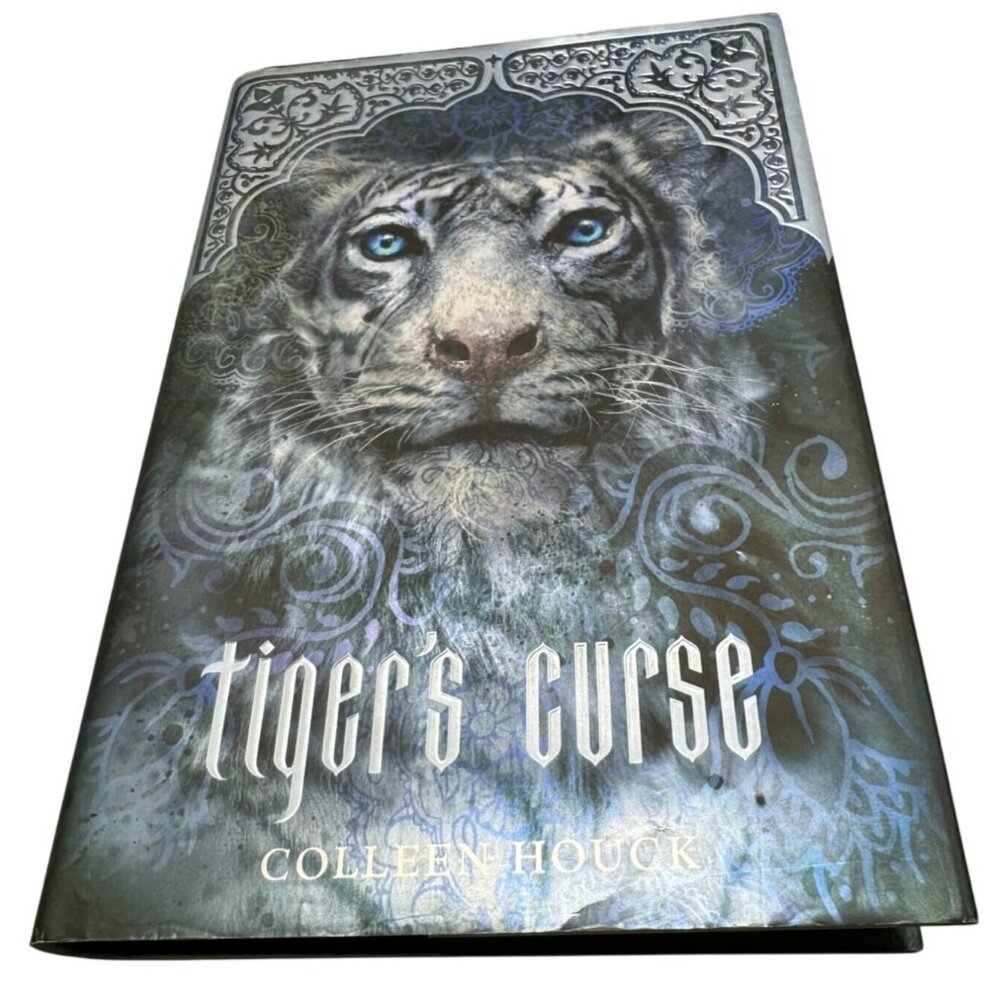 Tigers Curse By Colleen Houck Hardcover Novel book 2011 dust cover English READ